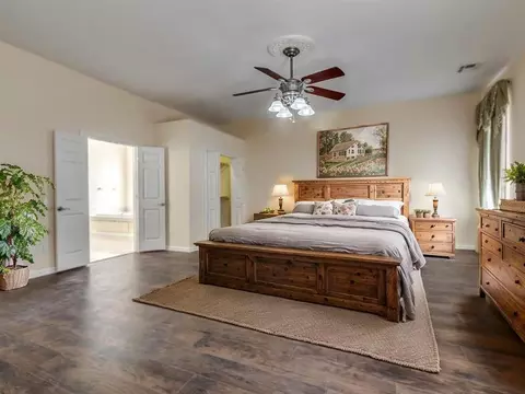 13216 SW 10th St, Yukon, OK 73099