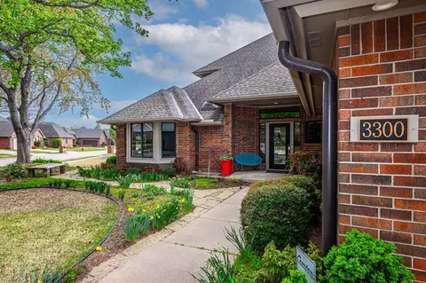 3300 Pinehurst Dr, Norman, OK 73072 photo 2
