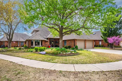 3300 Pinehurst Dr, Norman, OK 73072