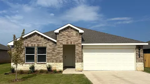 2921 Campfire Dr, Yukon, OK 73099