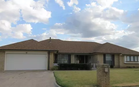 41 Corona Dr, Oklahoma City, OK 73149