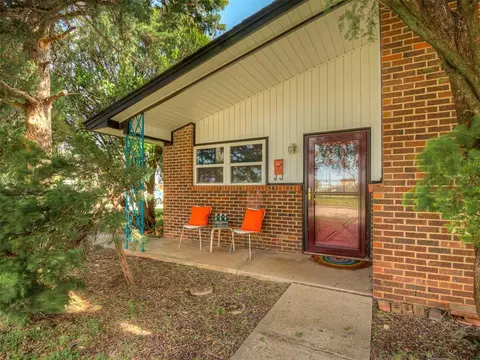 200 NE 18th St, Moore, OK 73160