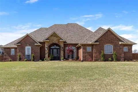 1404 Medinah Dr, Shawnee, OK 74801
