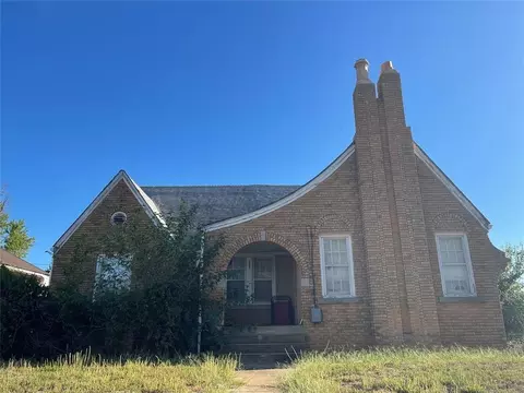 206 E 3rd St, Carnegie, OK 73015