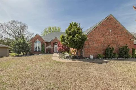 2309 Greystone Ct, Edmond, OK 73034