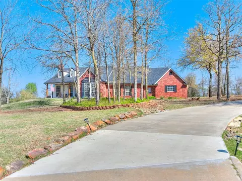 18205 Whisper Creek Dr, Choctaw, OK 73020