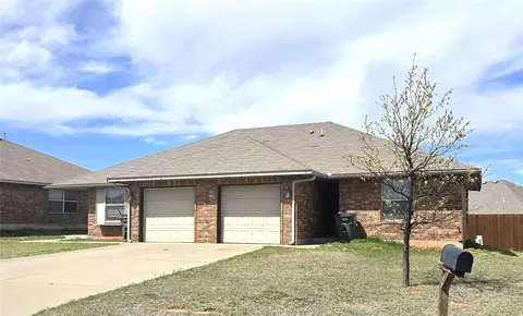20 Lombardy Pl, Clinton, OK 73601