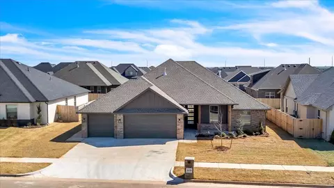 9220 NW 85th St, Yukon, OK 73099