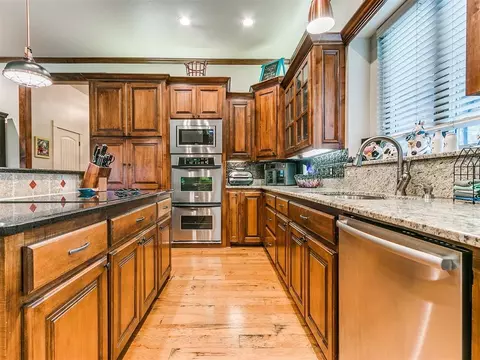 7022 Mark Cir, Norman, OK 73026 photo 25