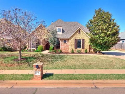 541 Celtic Ct, Edmond, OK 73025