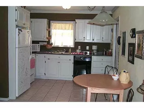 19 E 21, Edmond, OK 73013 photo 2