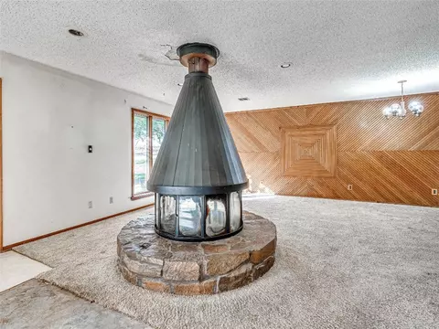 Living - 1618 E Tyler Dr, Tuttle, OK 73089 photo 3 of 8