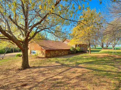 Exterior - 1618 E Tyler Dr, Tuttle, OK 73089 photo 3 of 3
