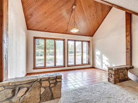 Living - 1618 E Tyler Dr, Tuttle, OK 73089 photo 6 of 8