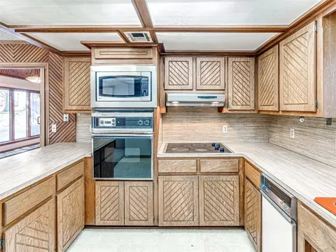 Kitchen - 1618 E Tyler Dr, Tuttle, OK 73089 photo 2 of 4