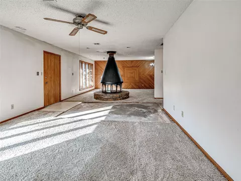 Living - 1618 E Tyler Dr, Tuttle, OK 73089 photo 2 of 8
