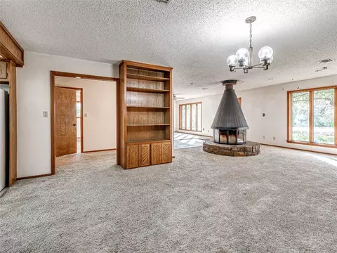 Living - 1618 E Tyler Dr, Tuttle, OK 73089 photo 4 of 8