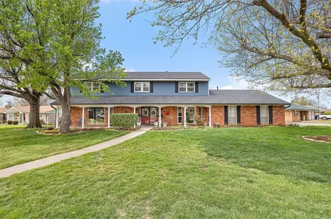 1706 Ridgecrest Dr, El Reno, OK 73036