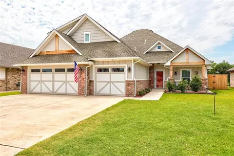 2213 Northfork Dr, Moore, OK 73160