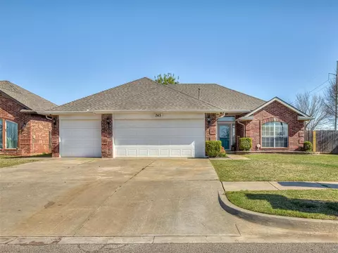 745 NE 21st St, Moore, OK 73160