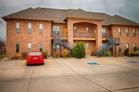 1812 E Alameda St #422, Norman, OK 73071