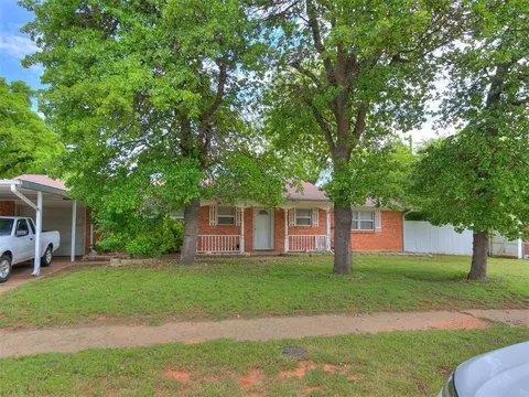 1301 Hazelwood Dr, Midwest City, OK 73110