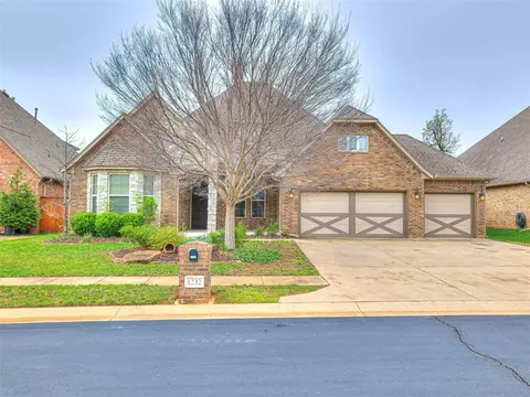 1232 Hutton Lndg, Edmond, OK 73034