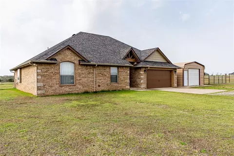 36977 Ray Rd, Wanette, OK 74878