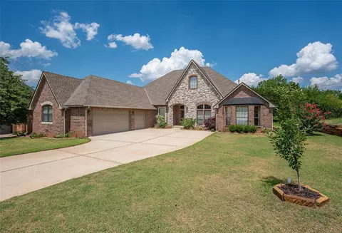8484 E Belcaro Bnd, Edmond, OK 73034