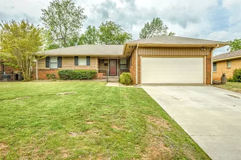 10501 Ridgeview Dr, Oklahoma City, OK 73120