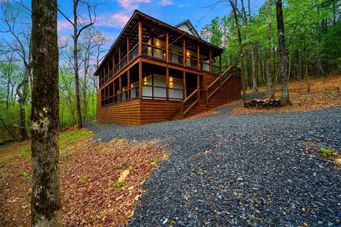 184 Virginia Pine Pl, Broken Bow, OK 74728
