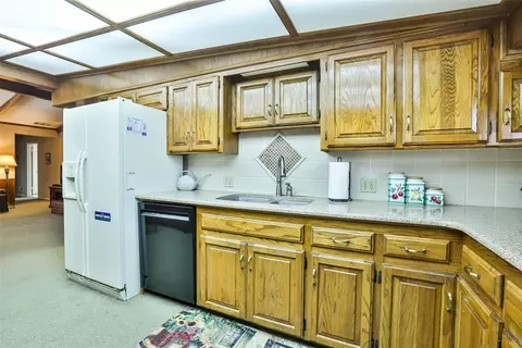 Kitchen - 606 16th St, Prague, OK 74864 photo 4 of 5