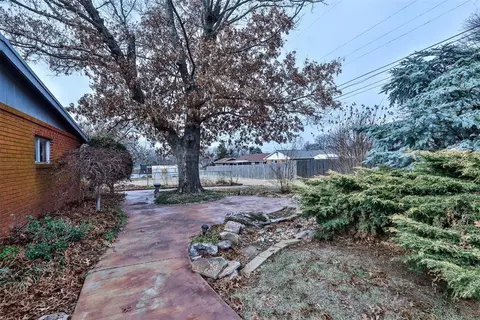 Exterior - 606 16th St, Prague, OK 74864 photo 4 of 6