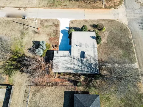 View/Area - 606 16th St, Prague, OK 74864 photo 2 of 8