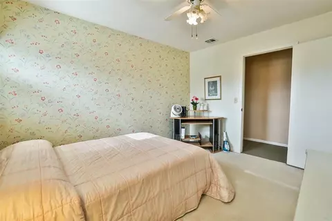 Bedroom - 606 16th St, Prague, OK 74864 photo 8 of 12