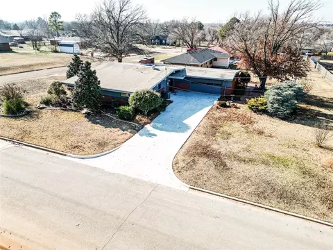 View/Area - 606 16th St, Prague, OK 74864 photo 1 of 8