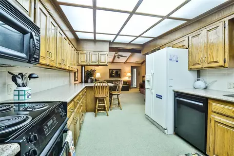 Kitchen - 606 16th St, Prague, OK 74864 photo 5 of 5