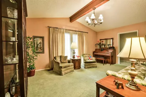 Living - 606 16th St, Prague, OK 74864 photo 4 of 7