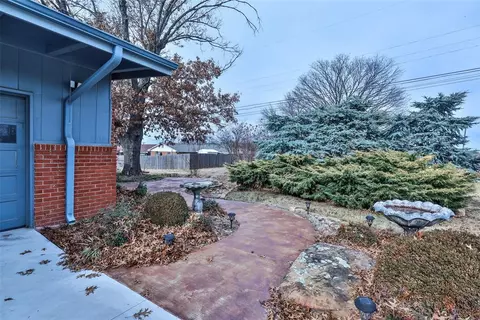 Exterior - 606 16th St, Prague, OK 74864 photo 3 of 6