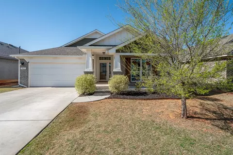 917 Old Frisco Rd, Norman, OK 73069