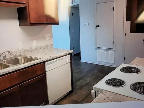 617 W 3rd St, Watonga, OK 73772 photo 5