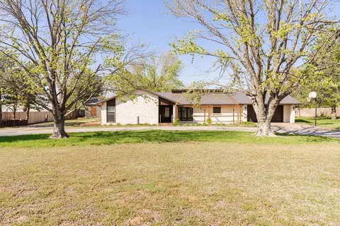 24241 E 1000 Rd, Weatherford, OK 73096