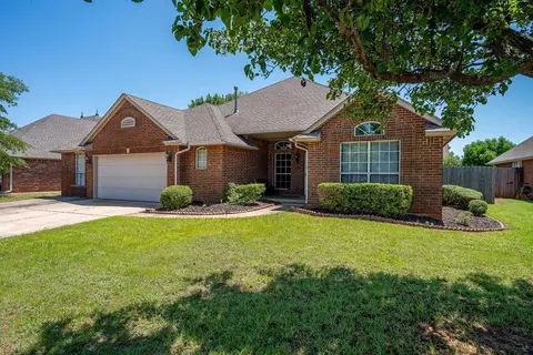 2904 Misty Ridge Dr, Norman, OK 73071
