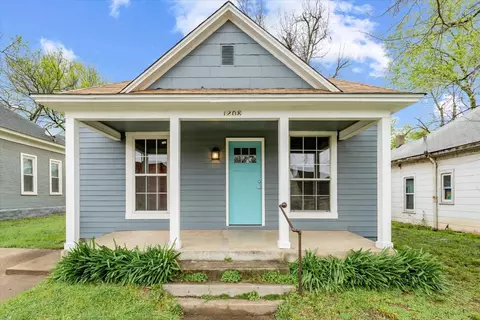 1208 W Noble Ave, Guthrie, OK 73044
