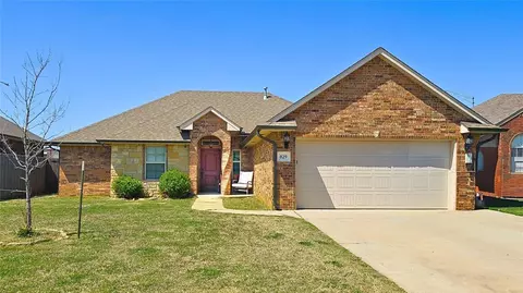 829 Glenwood Dr, Moore, OK 73160