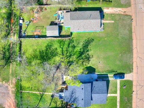 711 E Perkins Ave, Guthrie, OK 73044 photo 3