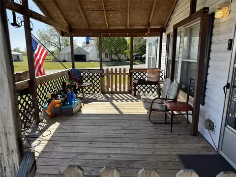 716 E Franklin Ave, Apache, OK 73006