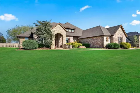 22982 Crossfield Ct, Edmond, OK 73025