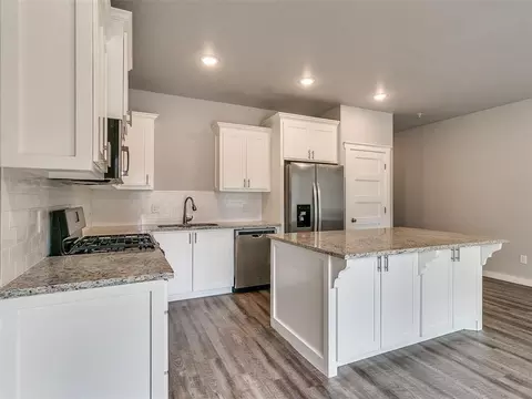 207 W Apache St, Norman, OK 73069 photo 22