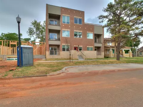 207 W Apache St, Norman, OK 73069